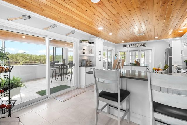 100 18TH STREET NW, Ruskin, FL 33570