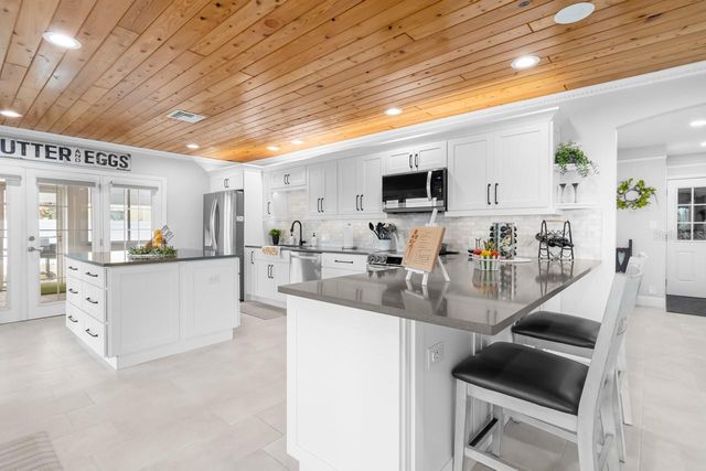 100 18TH STREET NW, Ruskin, FL 33570