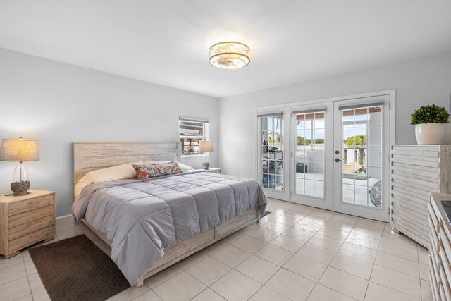 100 18TH STREET NW, Ruskin, FL 33570