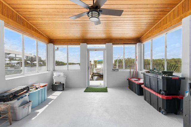 100 18TH STREET NW, Ruskin, FL 33570