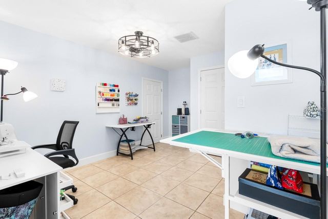 100 18TH STREET NW, Ruskin, FL 33570