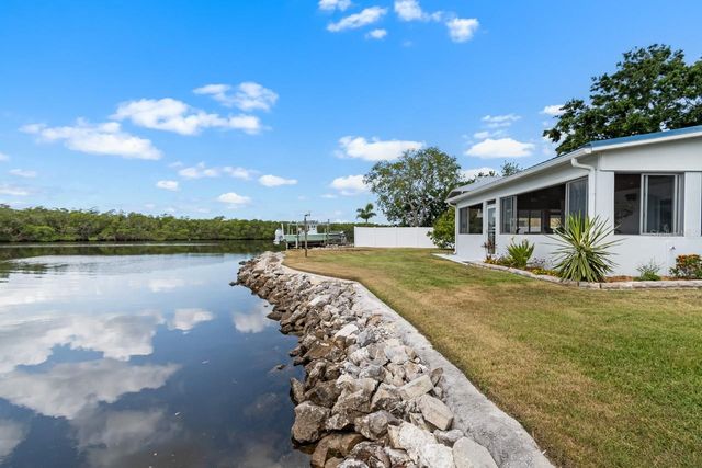 100 18TH STREET NW, Ruskin, FL 33570