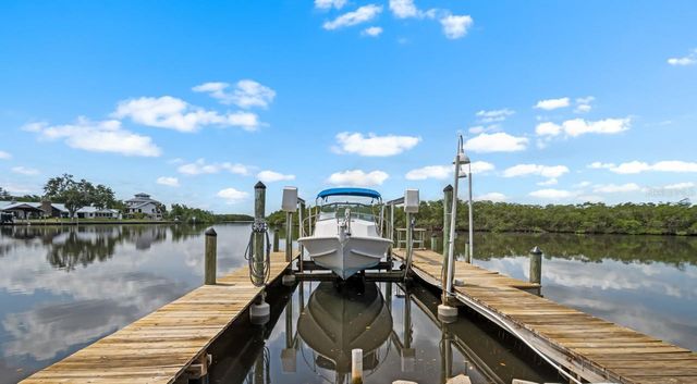 100 18TH STREET NW, Ruskin, FL 33570