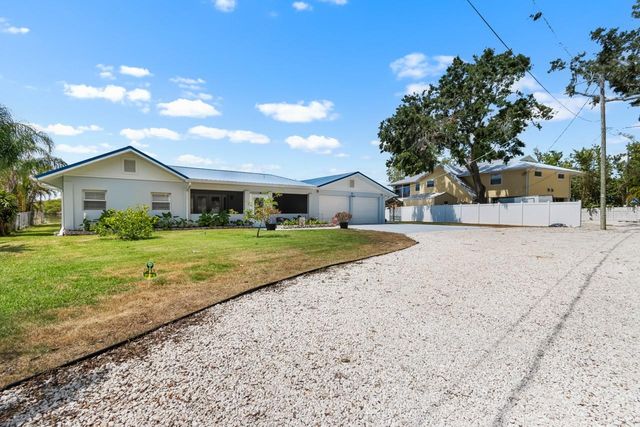 100 18TH STREET NW, Ruskin, FL 33570