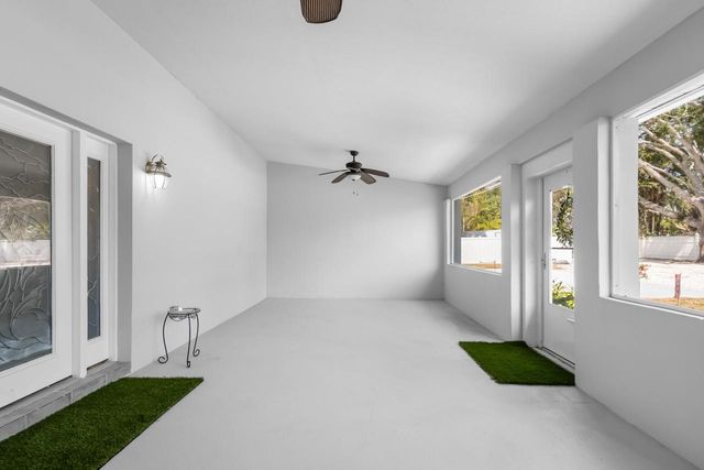 100 18TH STREET NW, Ruskin, FL 33570