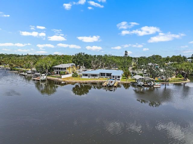 100 18TH STREET NW, Ruskin, FL 33570