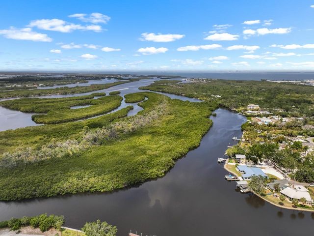 100 18TH STREET NW, Ruskin, FL 33570