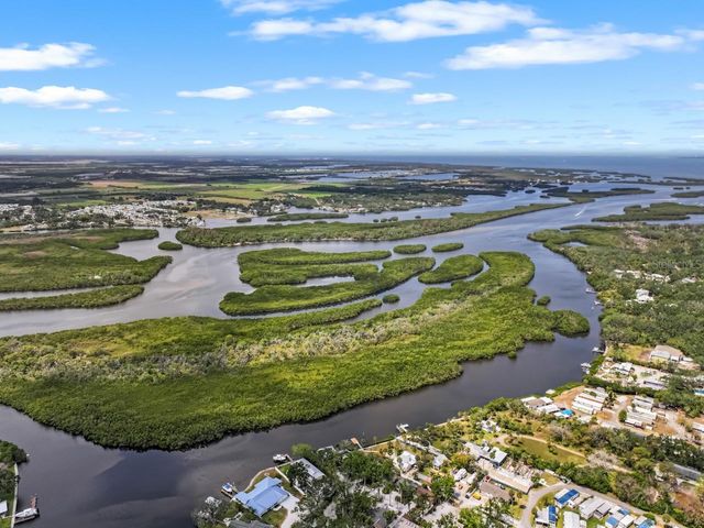 100 18TH STREET NW, Ruskin, FL 33570