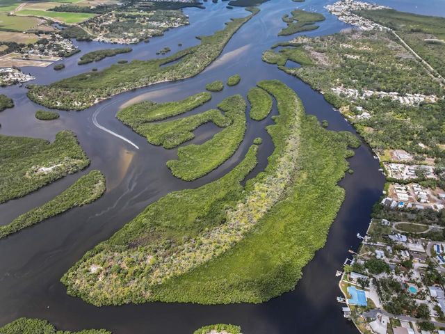 100 18TH STREET NW, Ruskin, FL 33570