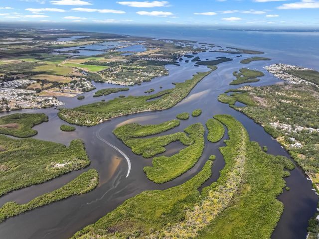 100 18TH STREET NW, Ruskin, FL 33570