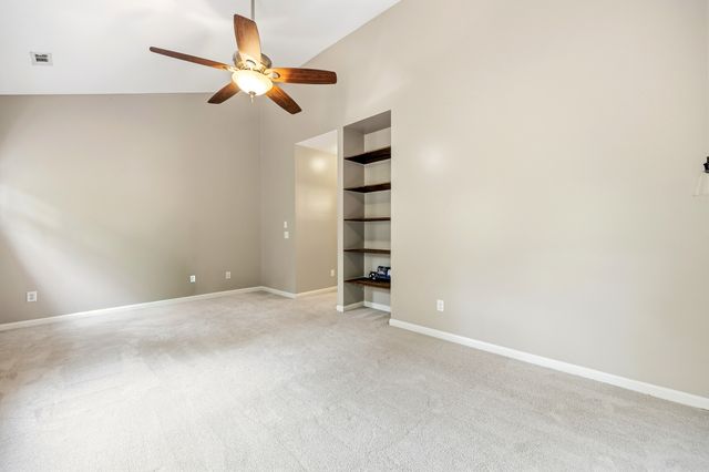 817 Hobbit Ln, Nashville, TN 37211