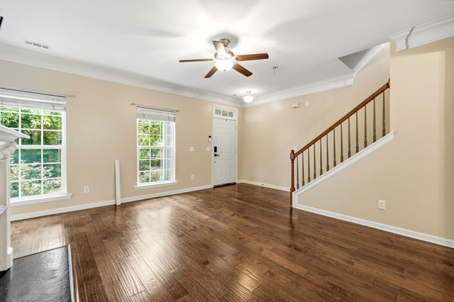 817 Hobbit Ln, Nashville, TN 37211