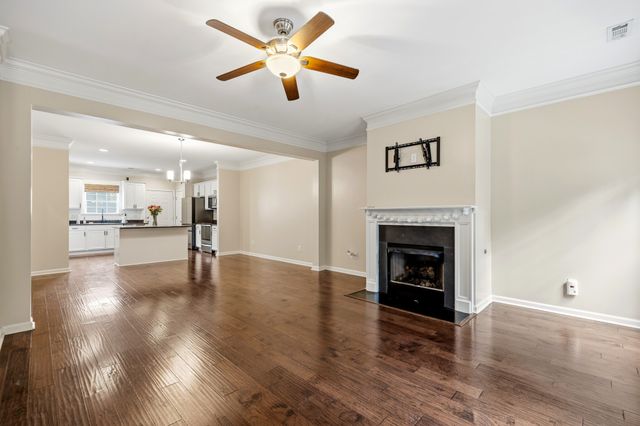 817 Hobbit Ln, Nashville, TN 37211