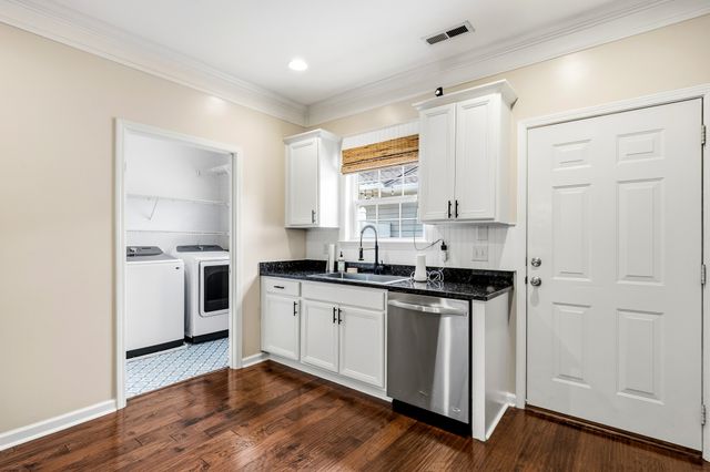 817 Hobbit Ln, Nashville, TN 37211