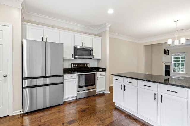 817 Hobbit Ln, Nashville, TN 37211