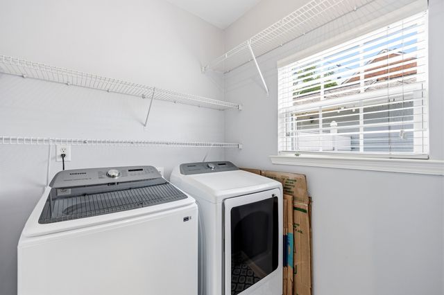 817 Hobbit Ln, Nashville, TN 37211