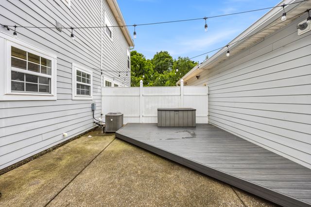817 Hobbit Ln, Nashville, TN 37211