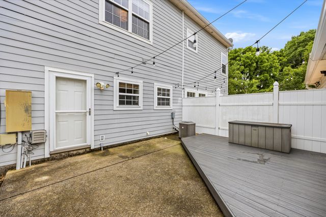 817 Hobbit Ln, Nashville, TN 37211