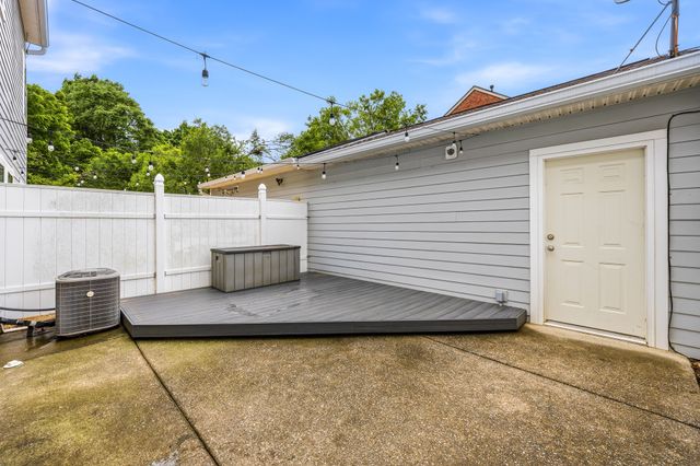 817 Hobbit Ln, Nashville, TN 37211