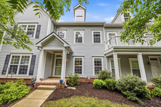 817 Hobbit Ln, Nashville, TN 37211