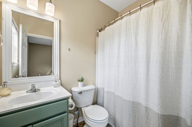 817 Hobbit Ln, Nashville, TN 37211