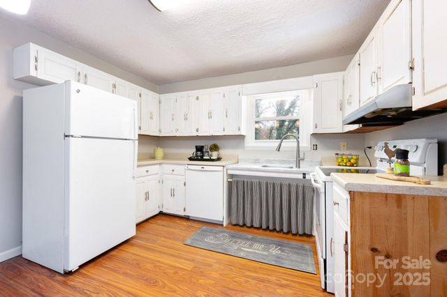 1211 & 1213 Upper Brush Creek Road, Fairview, NC 28730