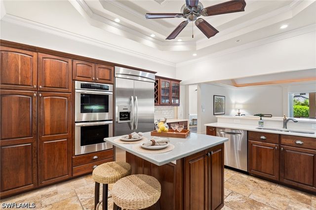 2201 Beacon LN, Naples, FL 34103