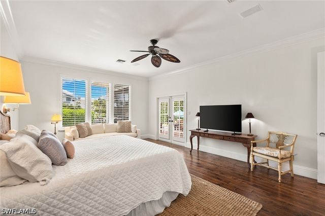 2201 Beacon LN, Naples, FL 34103
