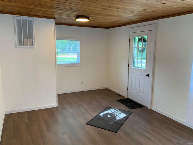 50632 Kenilworth Road, South Bend, IN 46637