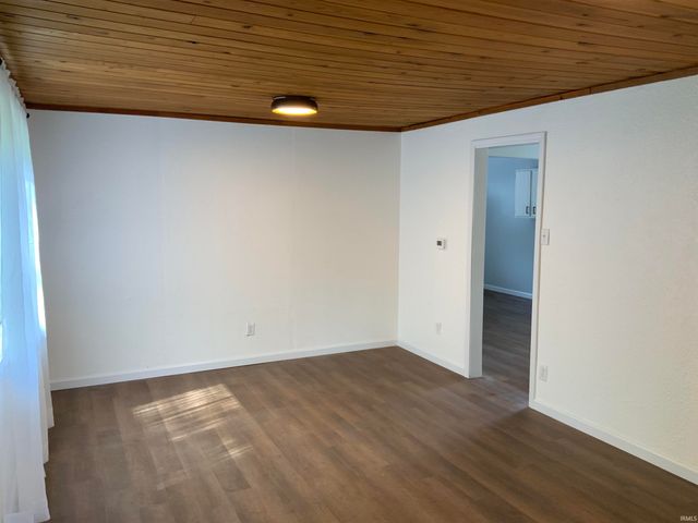 50632 Kenilworth Road, South Bend, IN 46637