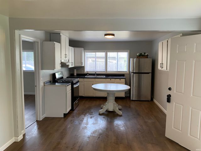 50632 Kenilworth Road, South Bend, IN 46637