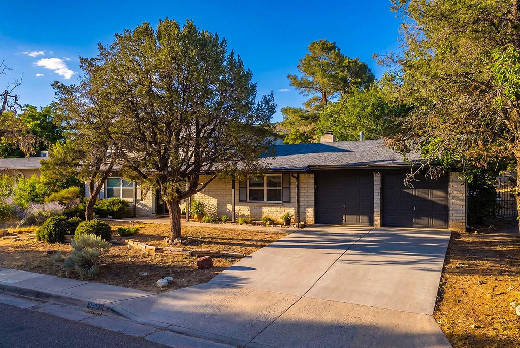 3008 Matador Drive NE, Albuquerque, NM 87111