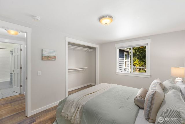 11516 8th Avenue NE, Seattle, WA 98125