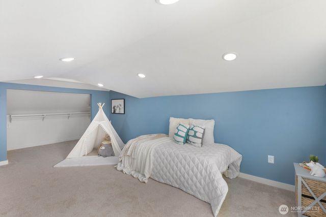 11516 8th Avenue NE, Seattle, WA 98125