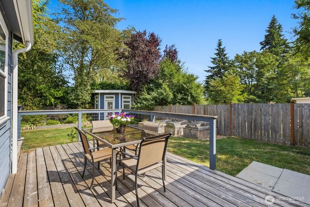 11516 8th Avenue NE, Seattle, WA 98125