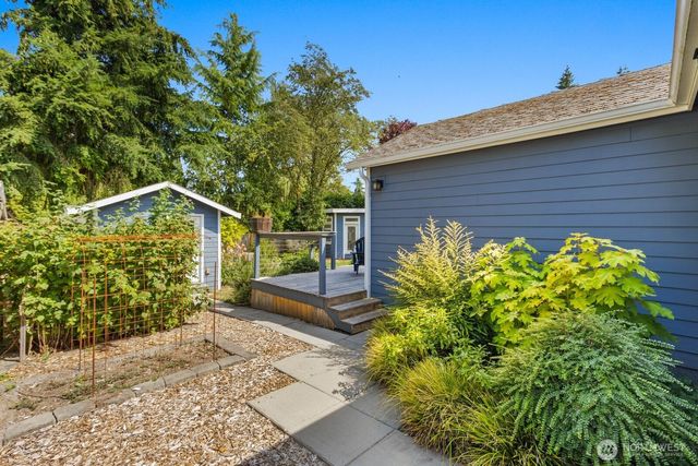 11516 8th Avenue NE, Seattle, WA 98125