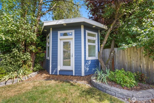 11516 8th Avenue NE, Seattle, WA 98125