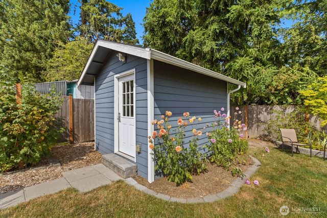 11516 8th Avenue NE, Seattle, WA 98125