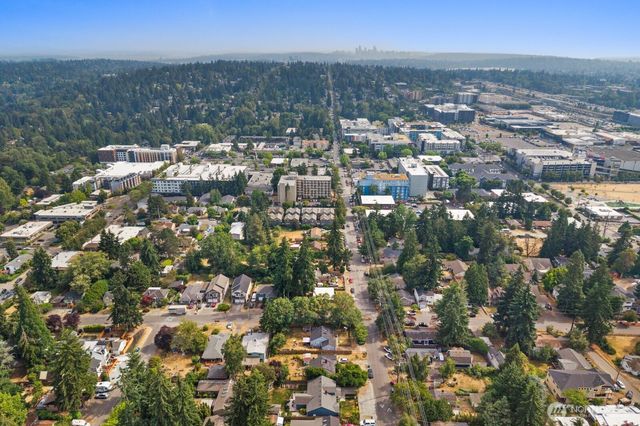 11516 8th Avenue NE, Seattle, WA 98125
