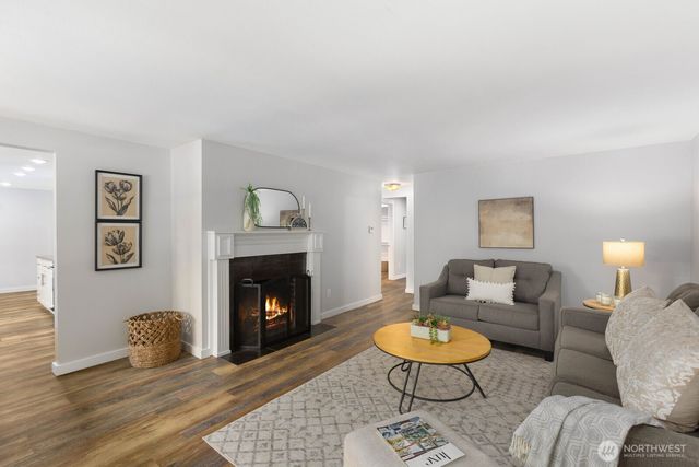 11516 8th Avenue NE, Seattle, WA 98125