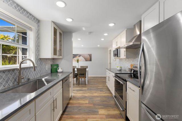 11516 8th Avenue NE, Seattle, WA 98125