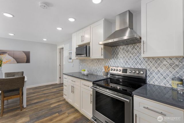 11516 8th Avenue NE, Seattle, WA 98125