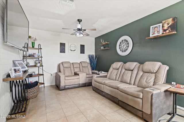 540 N Redbud Place, Oracle, AZ 85623