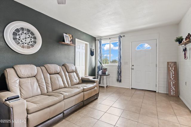 540 N Redbud Place, Oracle, AZ 85623