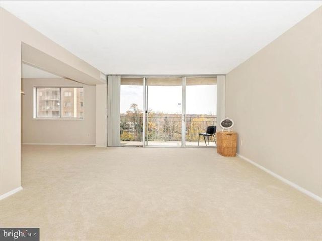 1836 Metzerott Rd Apt 502, Hyattsville, MD 20783