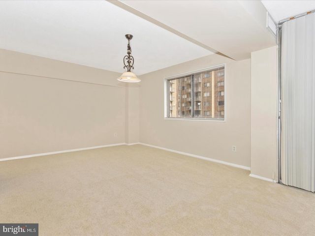 1836 Metzerott Rd Apt 502, Hyattsville, MD 20783