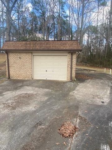 1390 Heatherland Drive SW, Atlanta, GA 30331