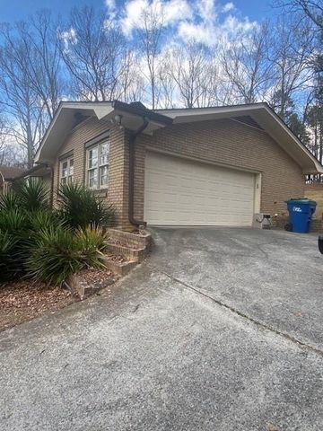 1390 Heatherland Drive SW, Atlanta, GA 30331