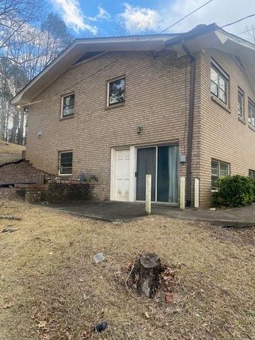 1390 Heatherland Drive SW, Atlanta, GA 30331