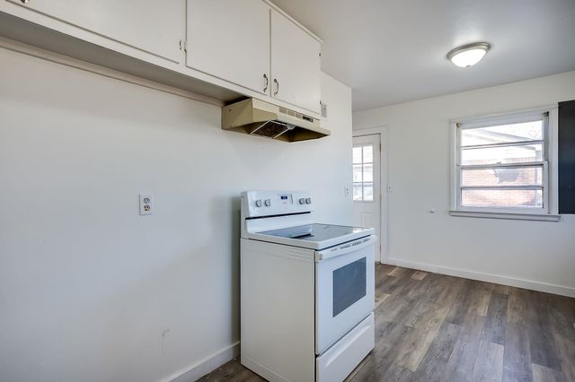 208 S Stearns, Haysville, KS 67060